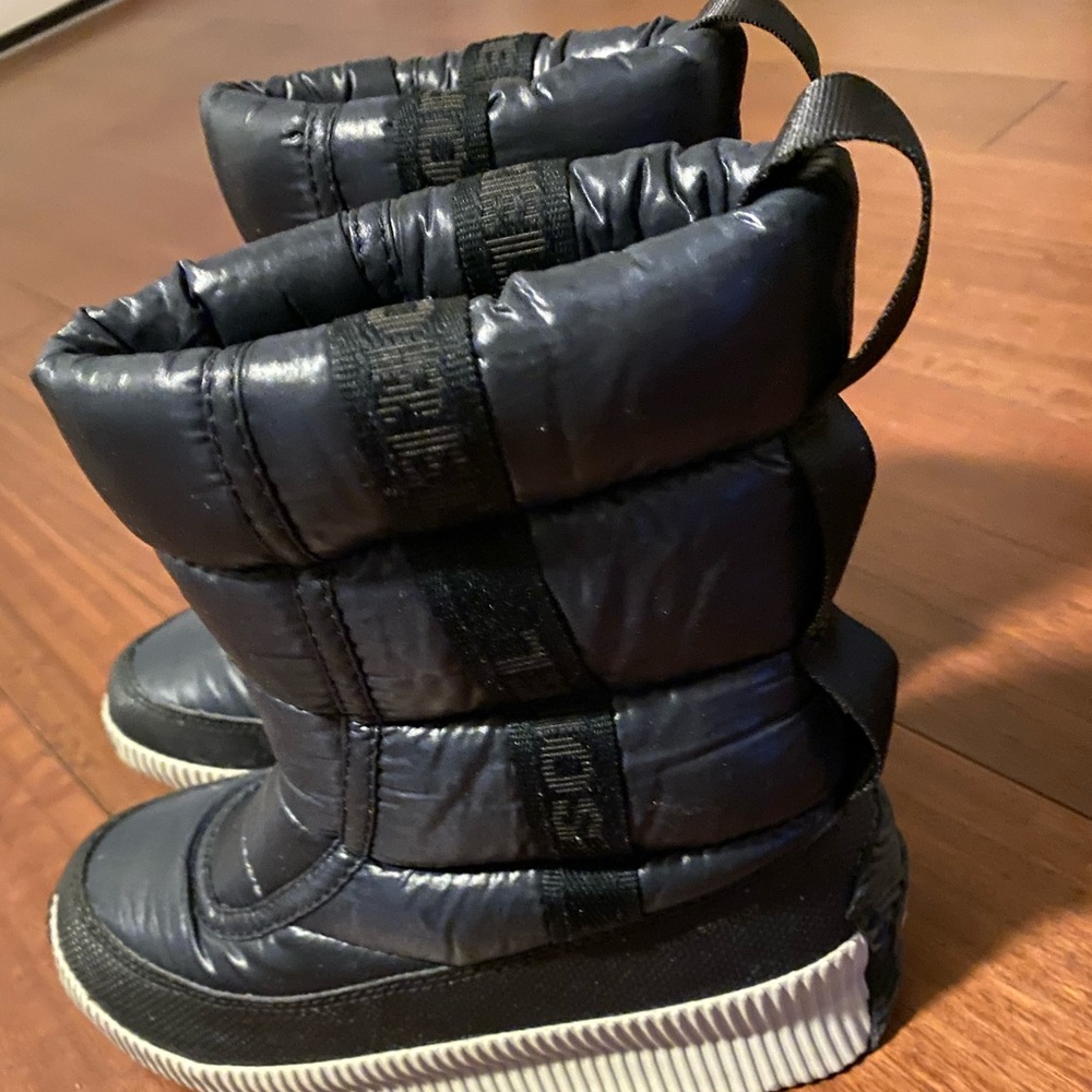 Boots Sorel
Women's Out N About Mid Puffy Boots